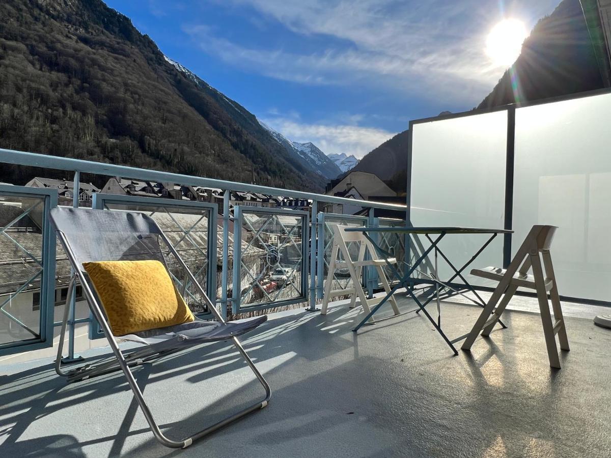 Centre Ville, T2 Avec Terrasse Et Parking Couvert. Cauterets Luaran gambar