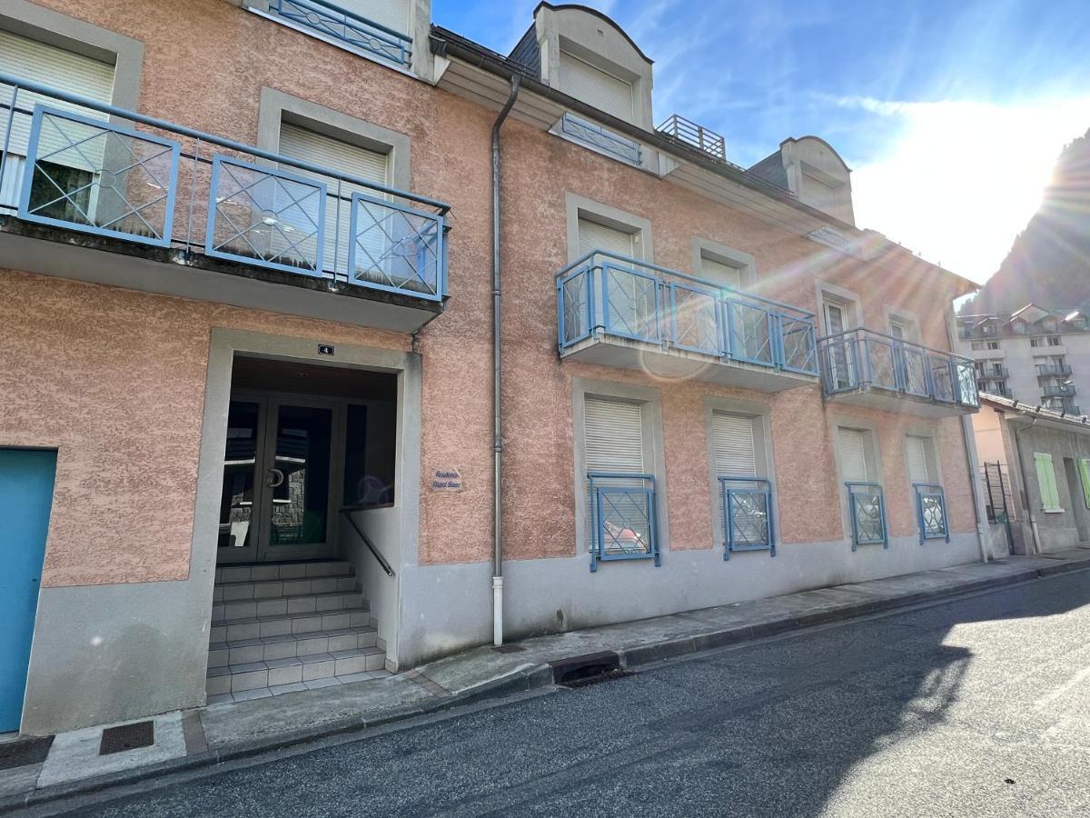 Centre Ville, T2 Avec Terrasse Et Parking Couvert. Cauterets Luaran gambar